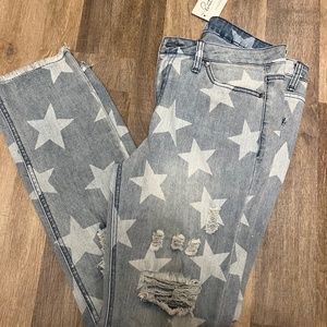 Easel Distressed Star Jeans - NWT